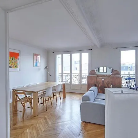 Ideal Family In 11th * Paris